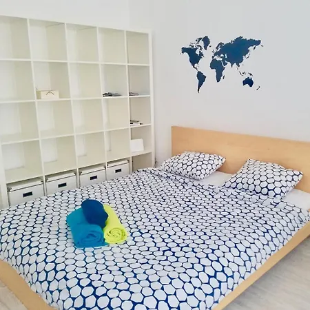 Apartment Bright And Cozy - Center *