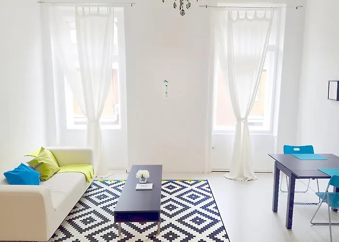 Bright And Cozy - Center Apartament
